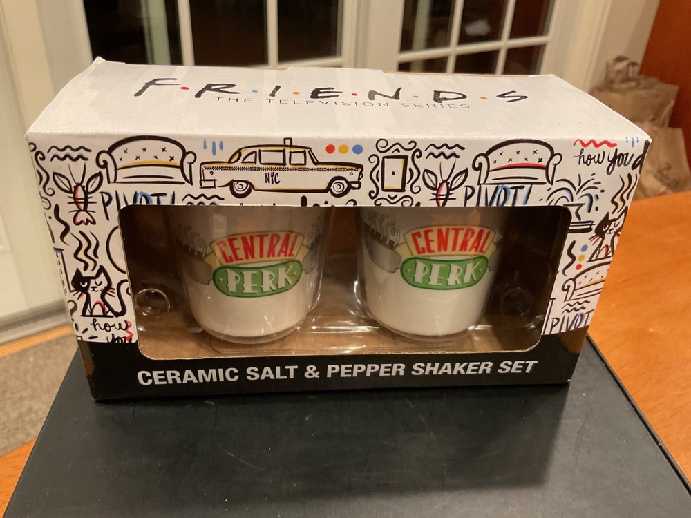 Friends / Central Perk To-Go Cups Ceramic Salt and Pepper Shaker NEW In Box