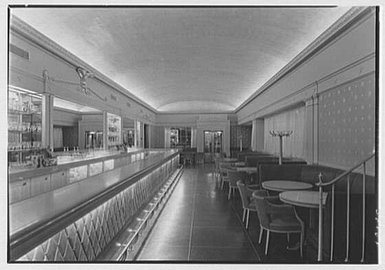 Photo:Stouffer's restaurant, E. 42nd St., New York City. Bar, to front II