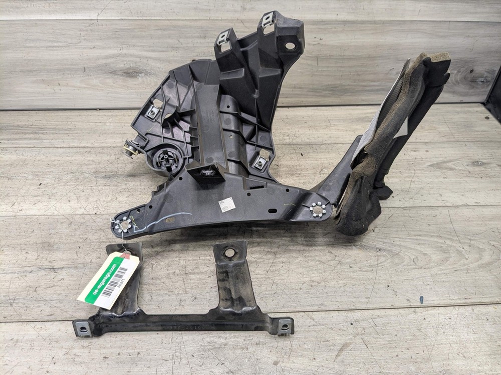 OEM BMW F15 F16 F85 F86 X5 X6 Front Left Driver Fender Mount Support Brackets