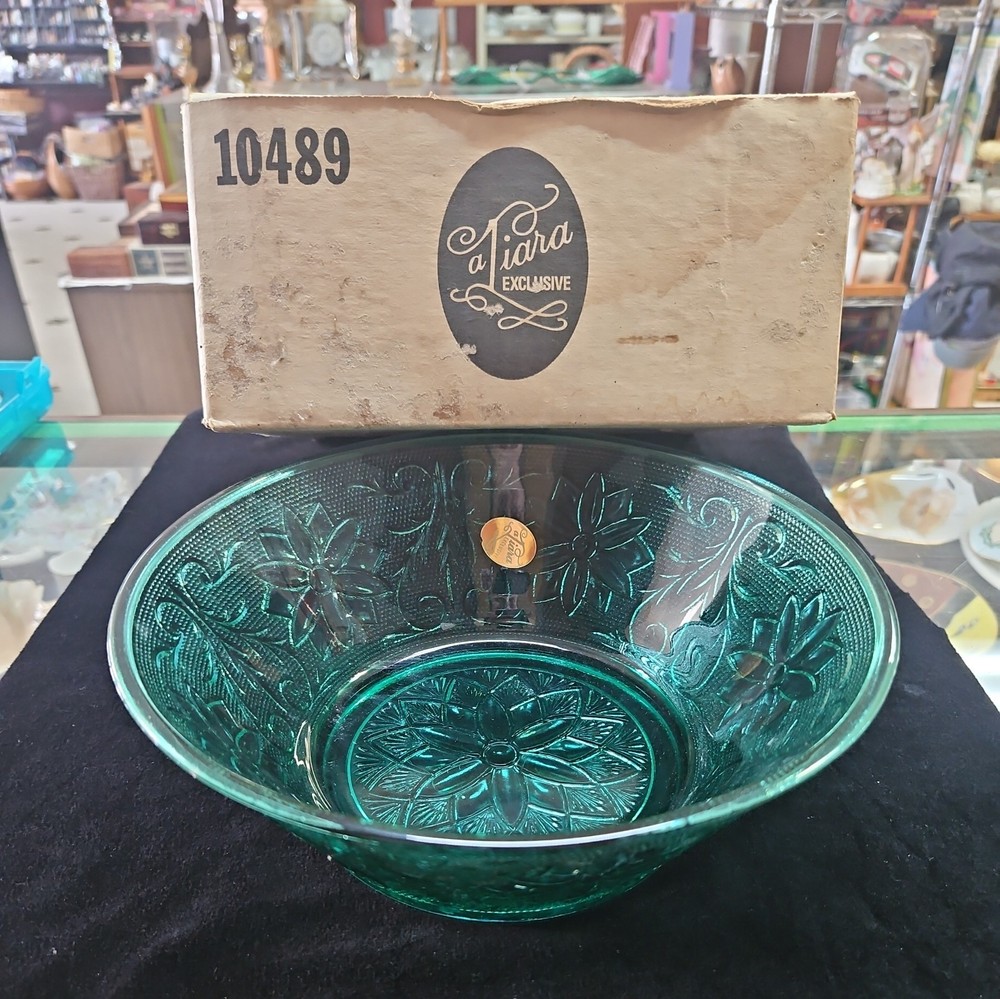 Vintage Tiara by Indiana Glass Serving Bowl Sandwich Spruce Green-Looks Teal