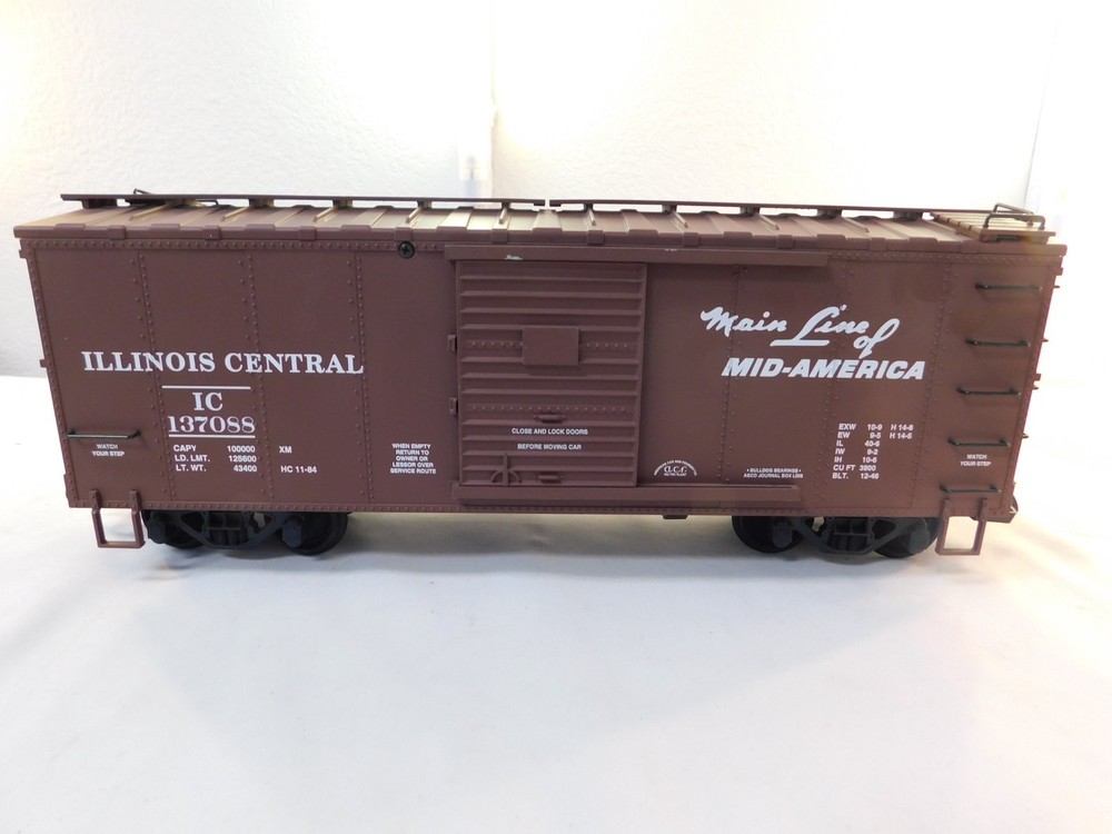 USA Trains R19087B G Scale Steel Box Car Illinois Central #137088
