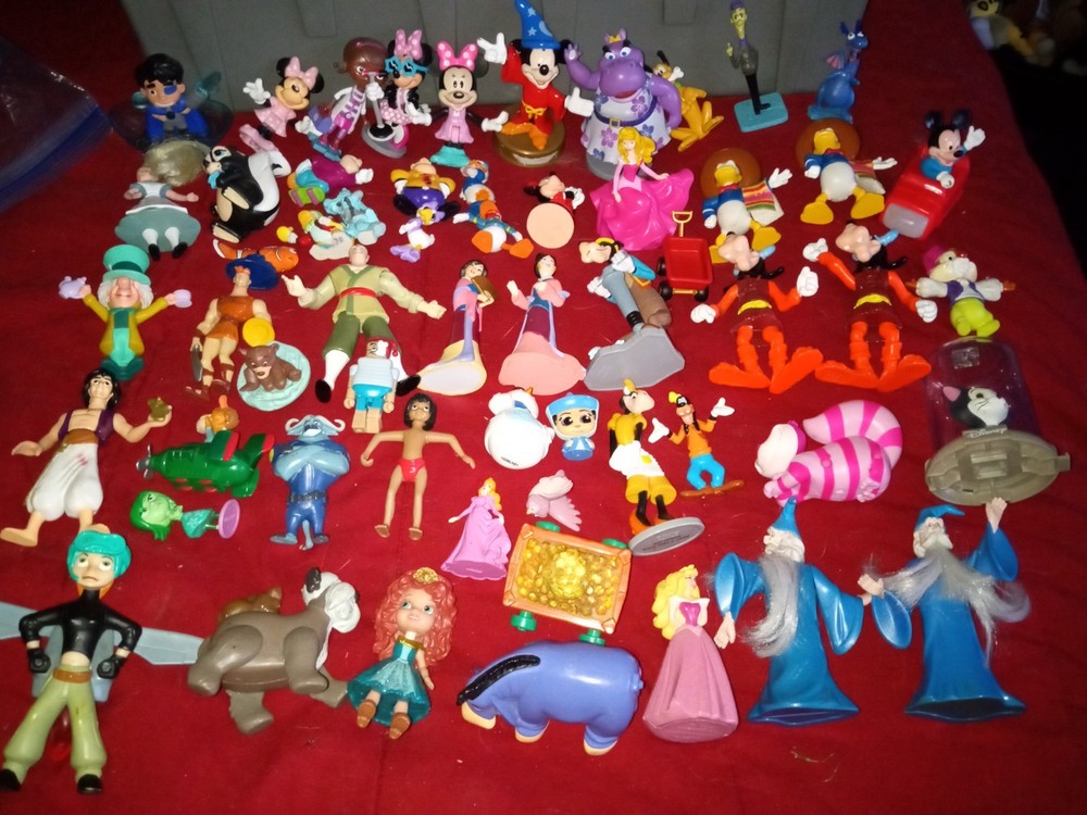 Disney 50 + PVC + Figures Lot Vintage Modern Goofy, Mulan, Mickey And Friends,