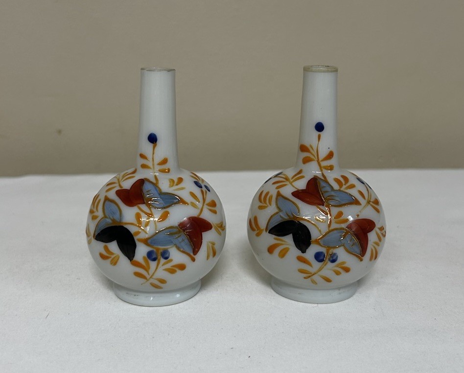 Hand Painted Asian Pair Of Single Bud Vases 4inch Tall Vintage