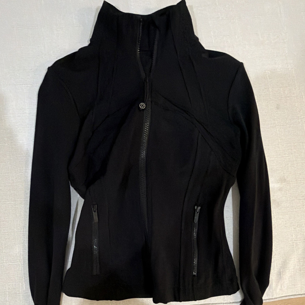 Lululemon Women's Black Track Jacket Full Zip Zipped Pockets Slim Fit Sz S