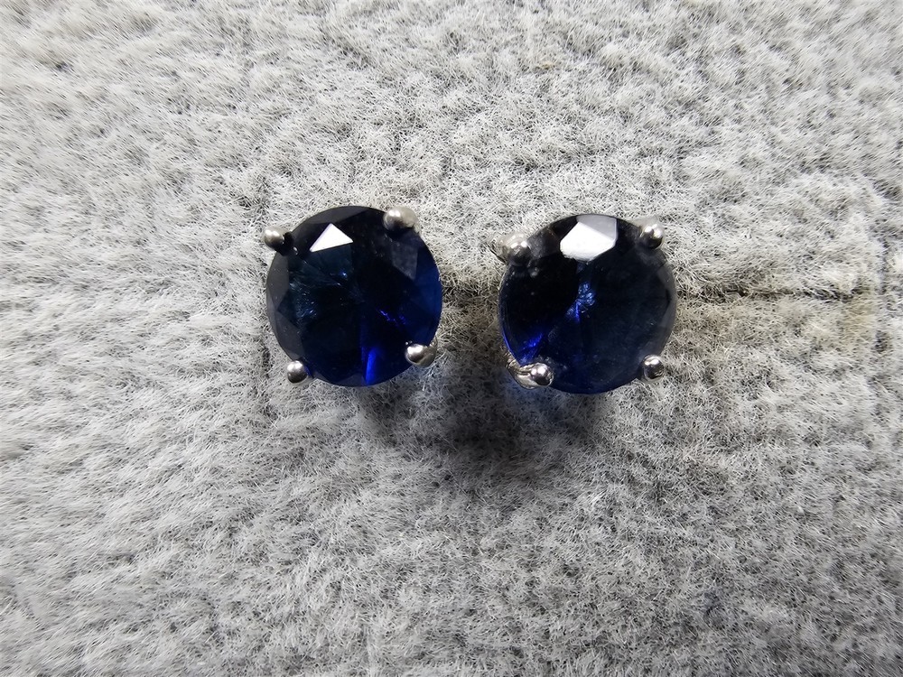 Grandma Grabe's Beautiful Vintage 925 Sterling Silver Cz Sapphire .75G Earrings