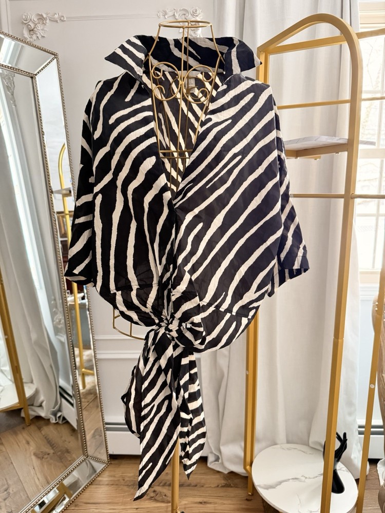 Zebra Print Tie Front Collared 3/4 Sleeve Lightweight Blouse Black White