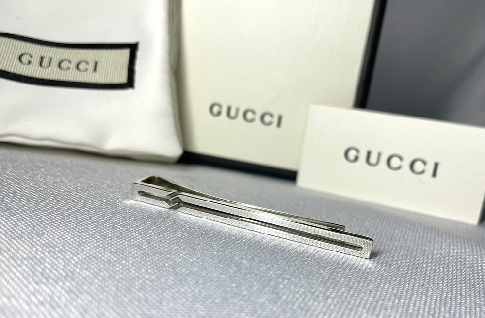 Authentic Gucci GG Interlocking Knot Tie Clip in Sterling Silver with Gift Box
