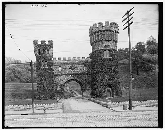 Photo:Cincinnati Ohio Eden Park Elsinore Tower Gate 1900s Castle Entrance