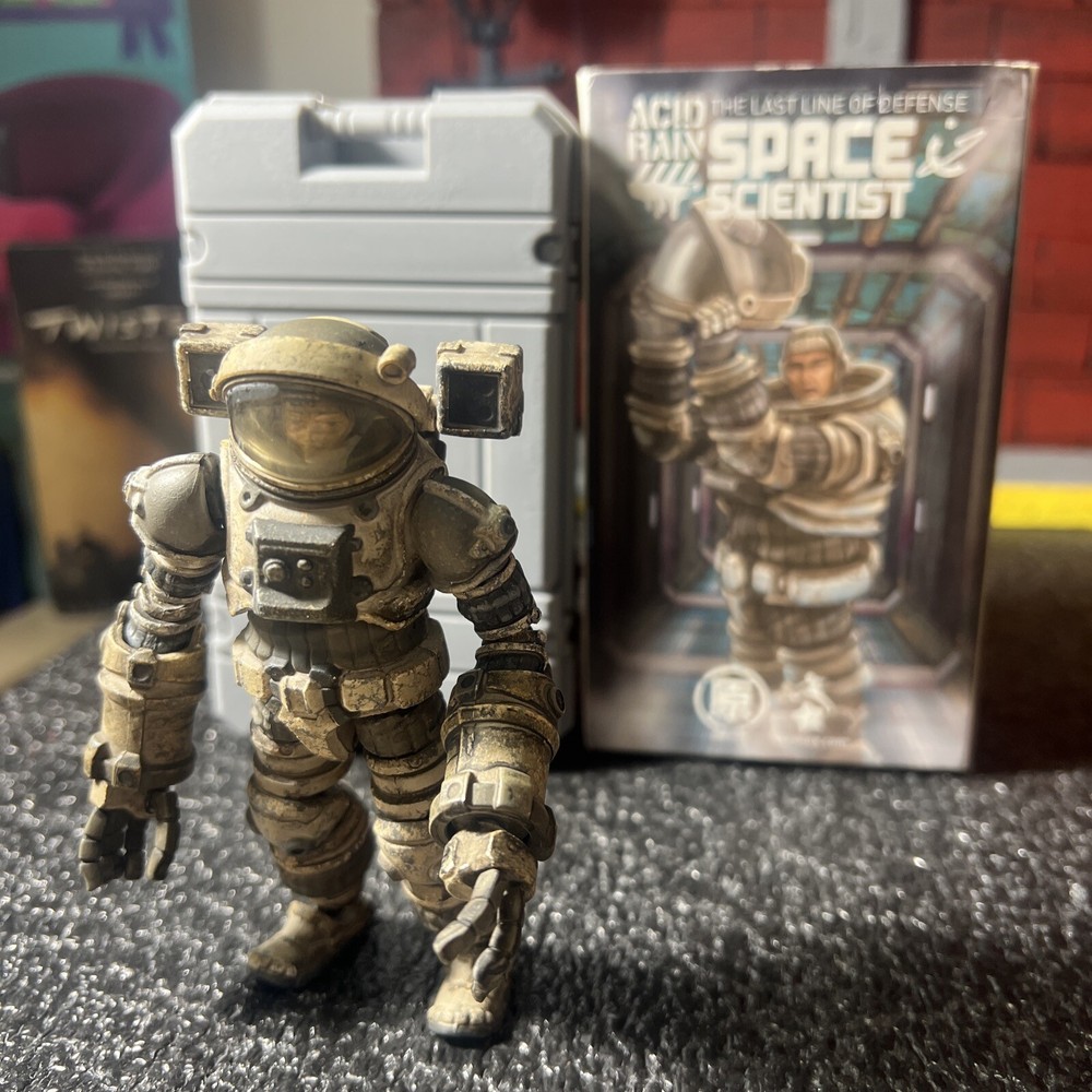 Acid Rain World AR029 Space Scientist 1/18  Broke Thumb-image