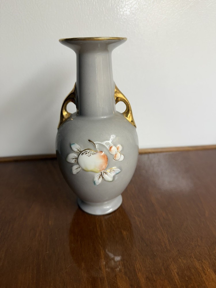 Beautiful  Vintage Ucagco Made in Occupied Japan Embossed 6.5”  bud vase