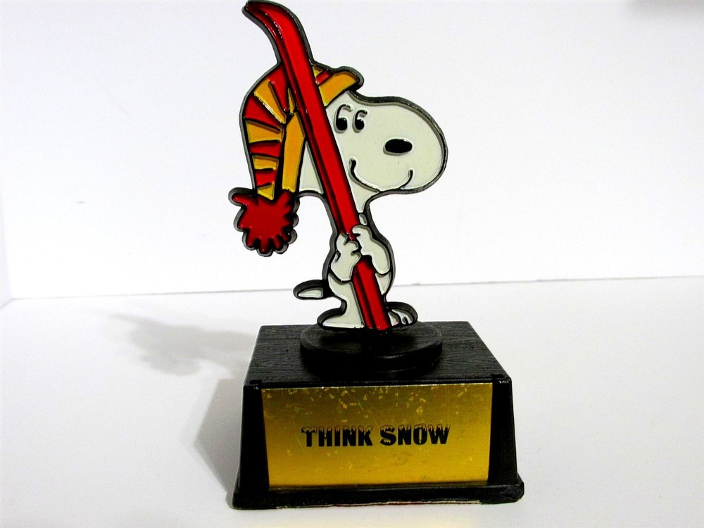Snoopy Peanuts Charlie Brown Aviva Vintage Trophy Gram Figure Figurine 1972