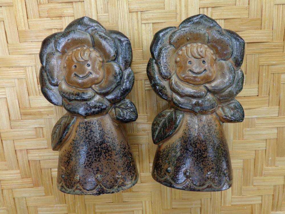 Stoneware Anthropomorphic Flower Face Salt & Pepper S&P Shaker Set VTG Decor
