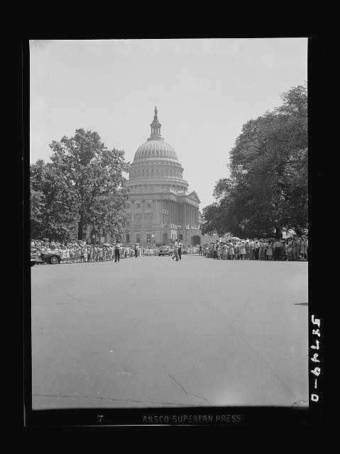 Photo:Washington DC US Capitol 1930s Crowd Street Scene Capitol Dome