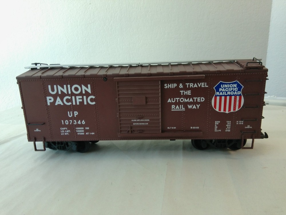 USA Trains R19105A G Scale Street Box Car Union Pacific #107346