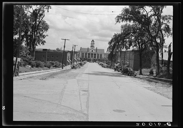 Photo:Pittsboro North Carolina 1939 Chatham County Courthouse Main Street