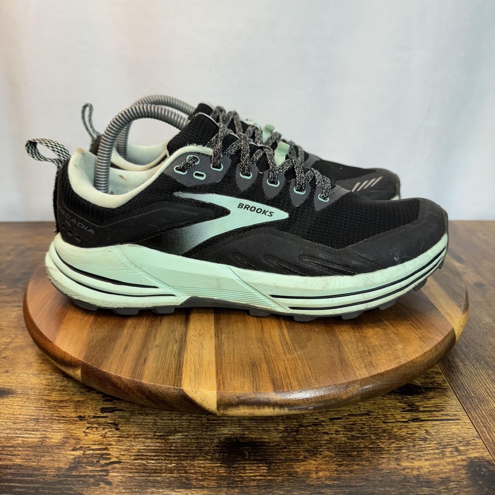 Brooks Cascadia 16 Trail Running Shoes Womens Size 9.5 Black Mint Athletic