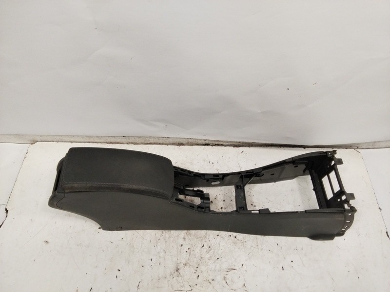 969100026R center armrest Renault Megane III SPORT TOURER DYNAMIC 1809244