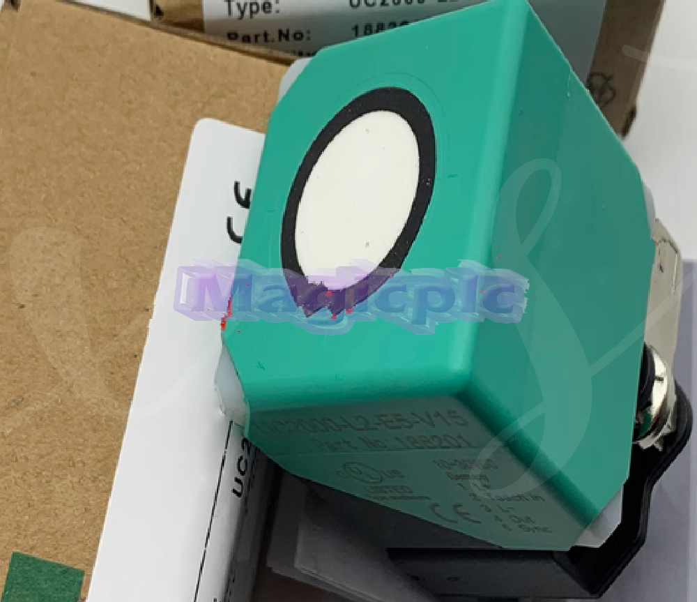 1pcs  NEW UC2000-L2-U-V15 Ultrasonic Sensor Replacement