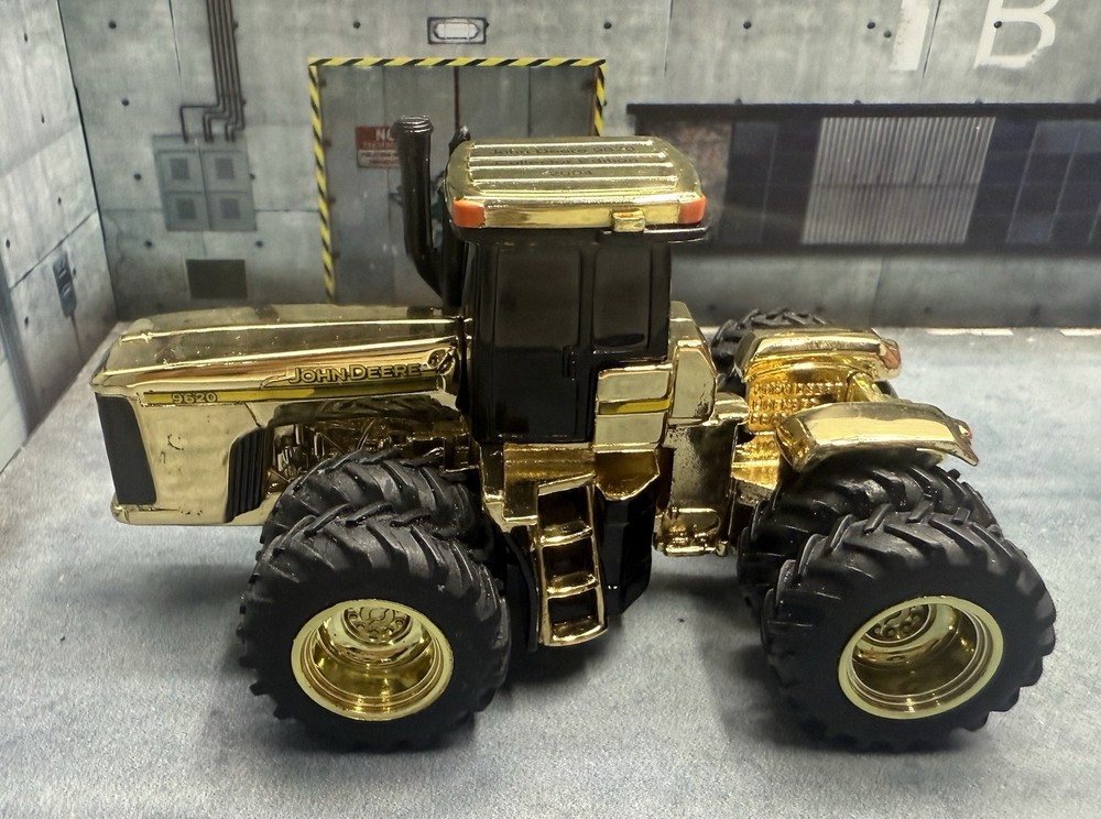1/64 ERTL John Deere 9620 4WD Tractor Gold Chase Edition Collectible Scale Model
