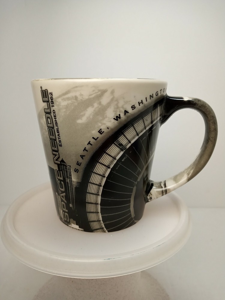 Seattle Space Needle Black Gray White Coffee Tea Mug Cup Excellent Used Condition  