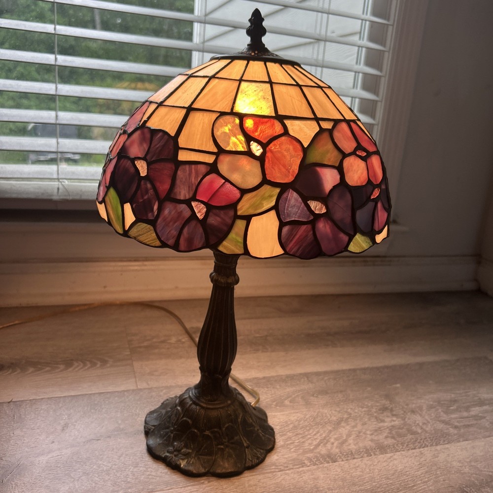 Tiffany Style  20” Floral Stained Glass Table Lamp