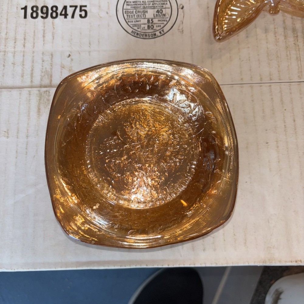 Jeannette Floragold / Louisa Iridescent Carnival Berry Bowl Square 4½