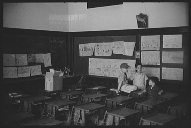 Siloam Georgia 1941 May Day Pageant Schoolroom Children Farm Security