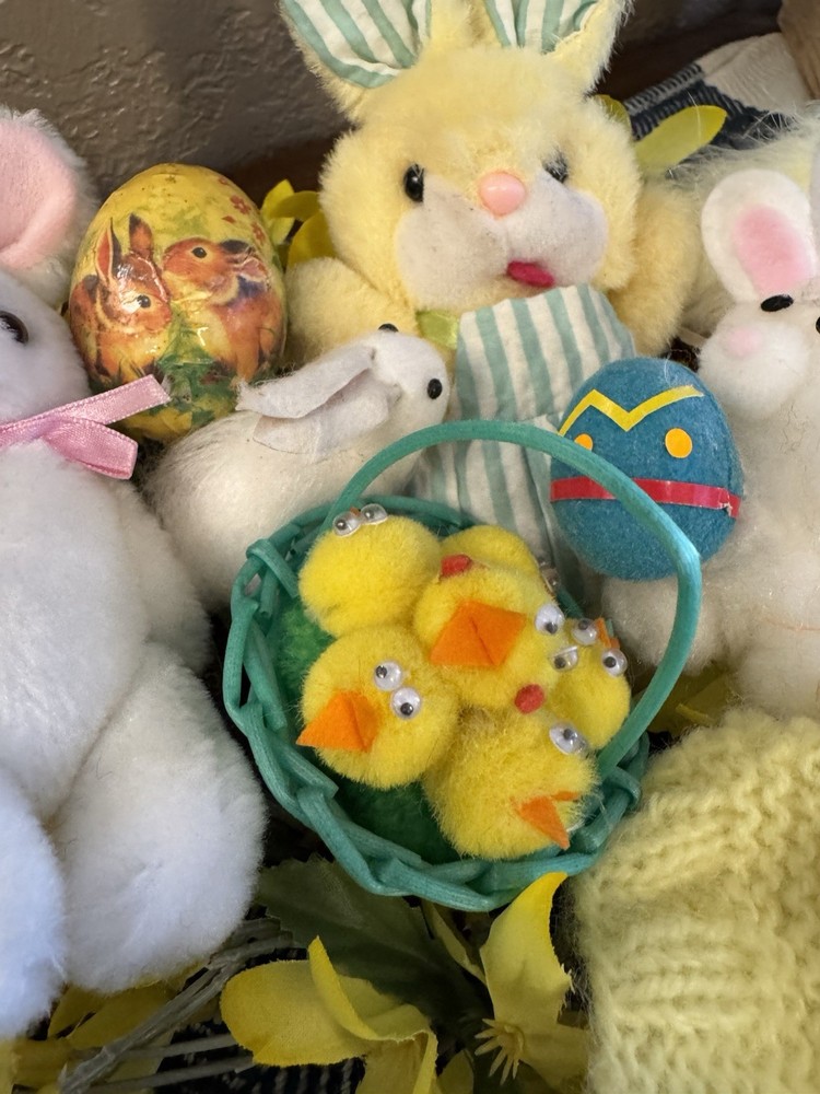 Vintage Estate lot Chicks Bunnies bunny rabbits Egg on Stem Robins Eggs in Nest