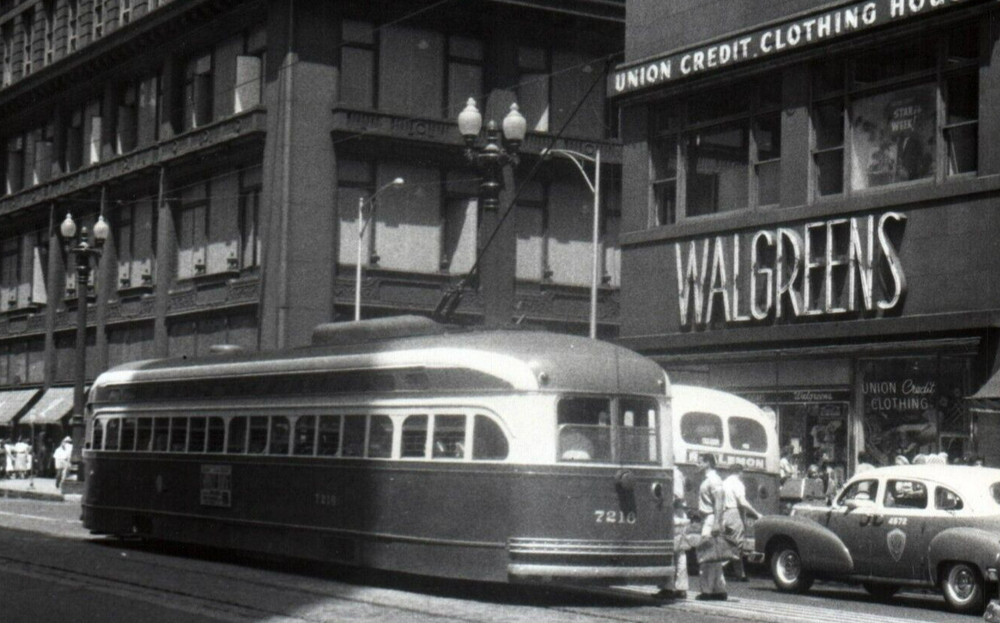 St Louis PCC Walgreens Bldg Chicago (?) Union Credit Clothing Photo 5x7 c1960s
