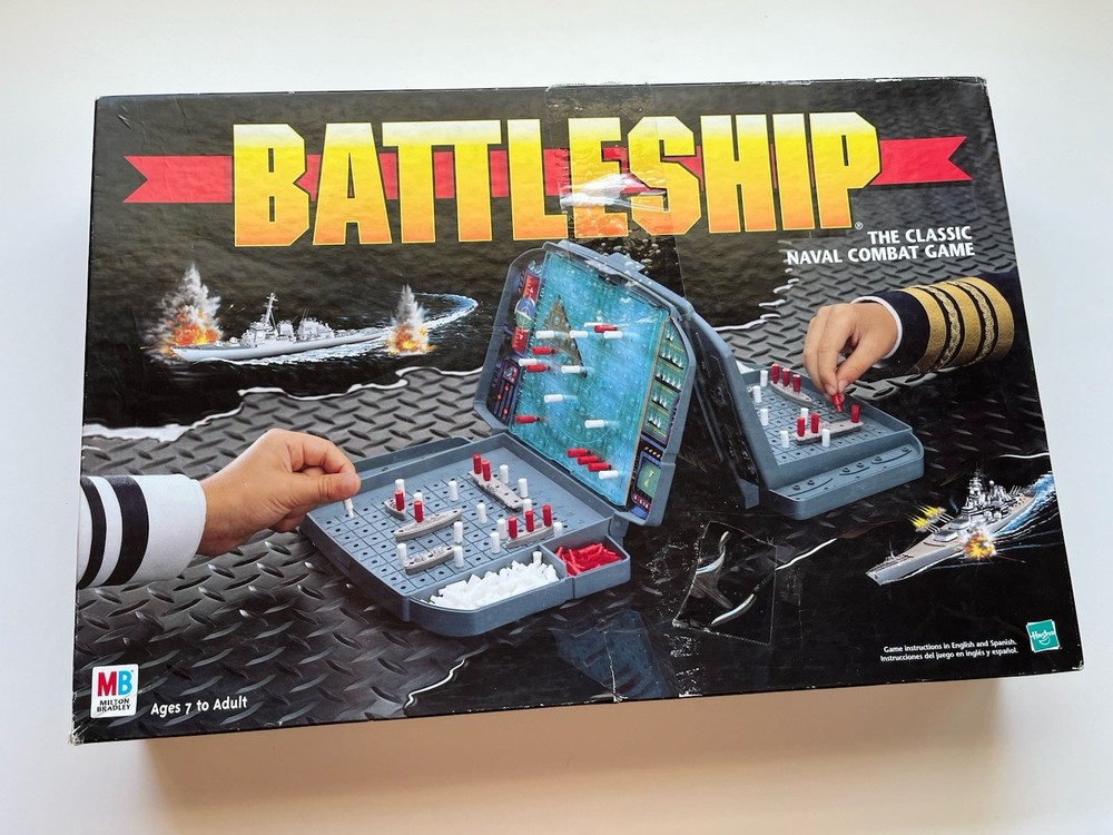 Milton Bradley Battleship Classic Naval Combat Game Portable Complete 1998 4730