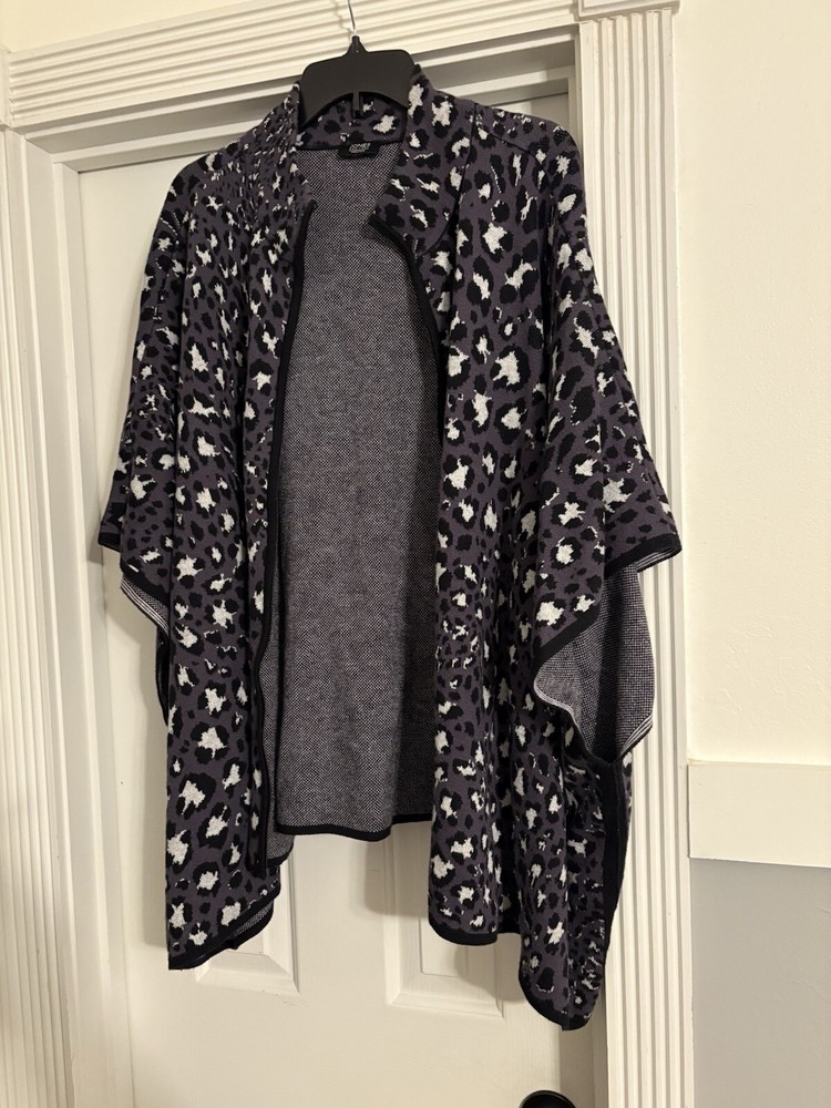 Jones New York Size 2X Black Animal Print Zip Up Cardigan Jacket, Warm