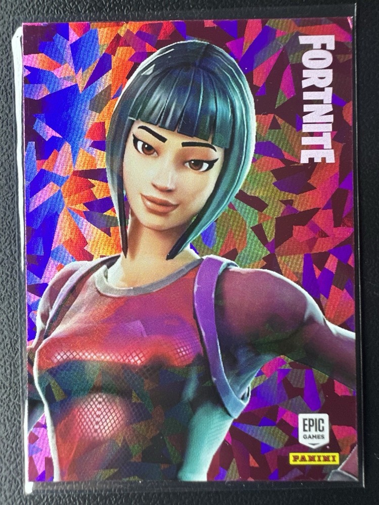 2019 Panini Fortnite Series 1 Crystal Shard Brilliant Striker *Damaged