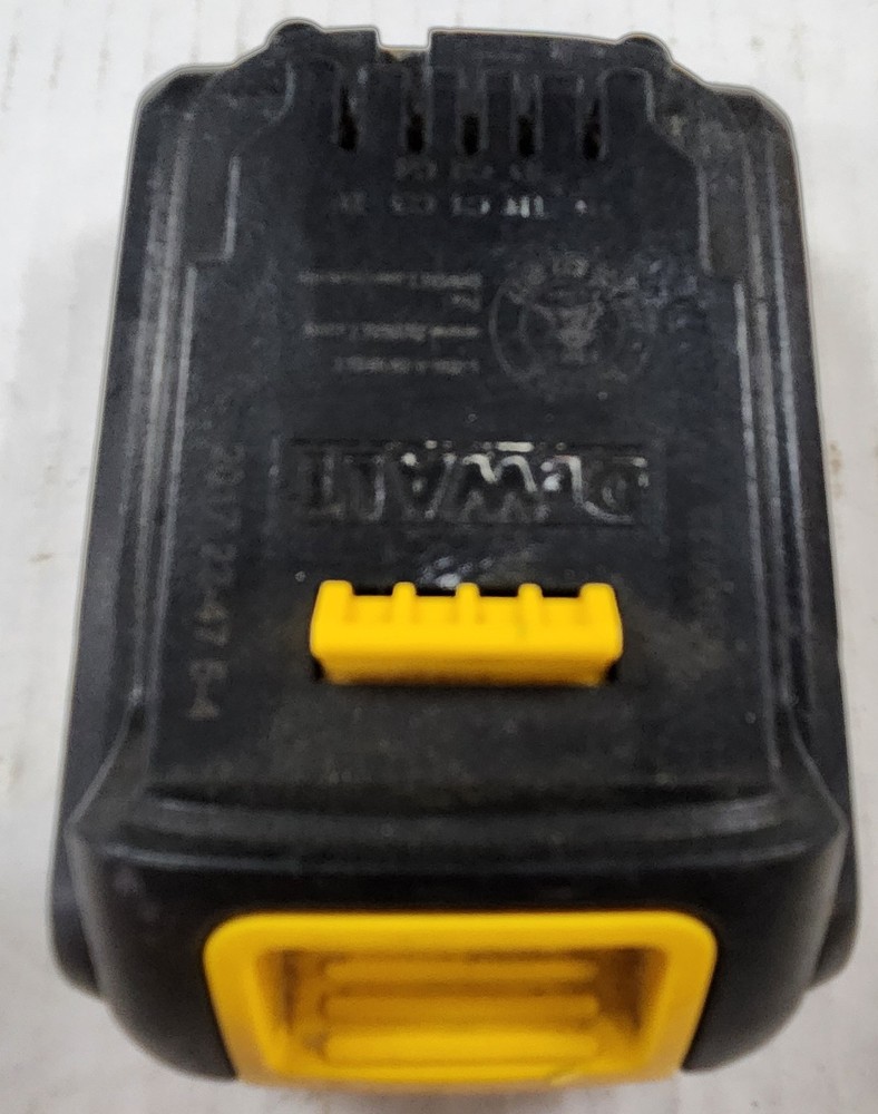 DEWALT 20V   Battery - FOR PARTS OR REPAIR