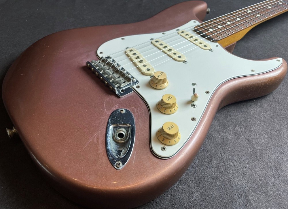 Fender American Vintage 62 Stratocaster Burgundy Mist Metallic Electric guitar