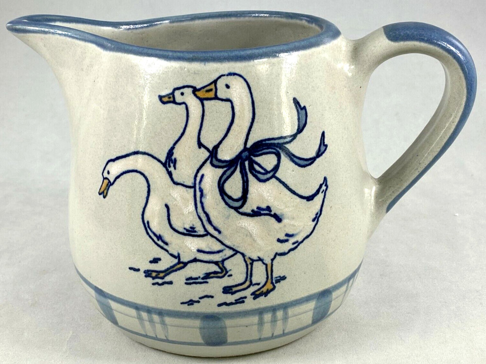 Louisville Stoneware Gaggle Of Geese Pitcher 32 Ounce Vintage Pottery Made USA
