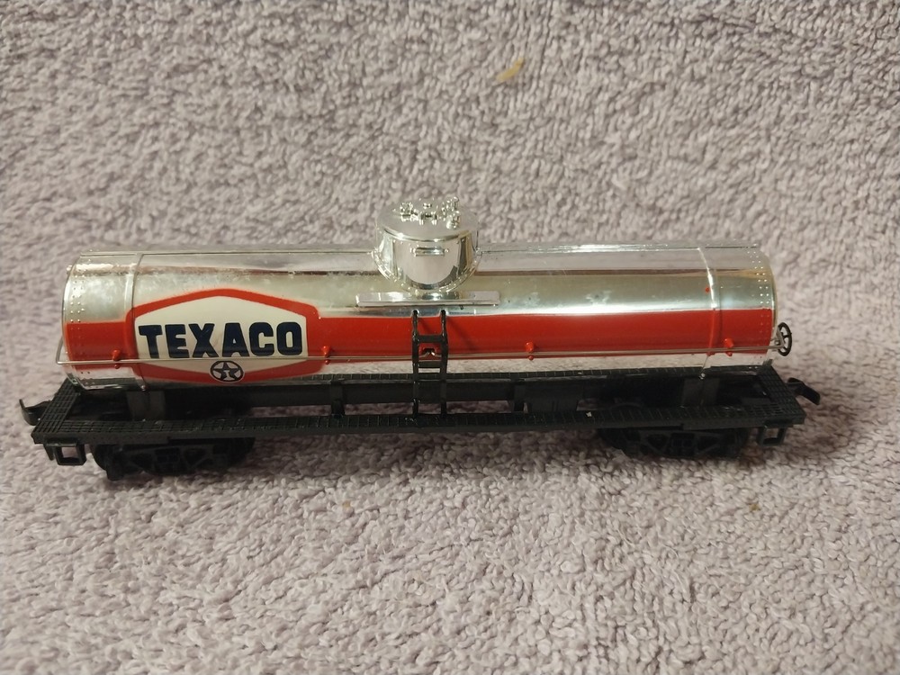 TYCO HO Scale 36' Texaco Single Dome Tank Car 367D Fast Free Shipping