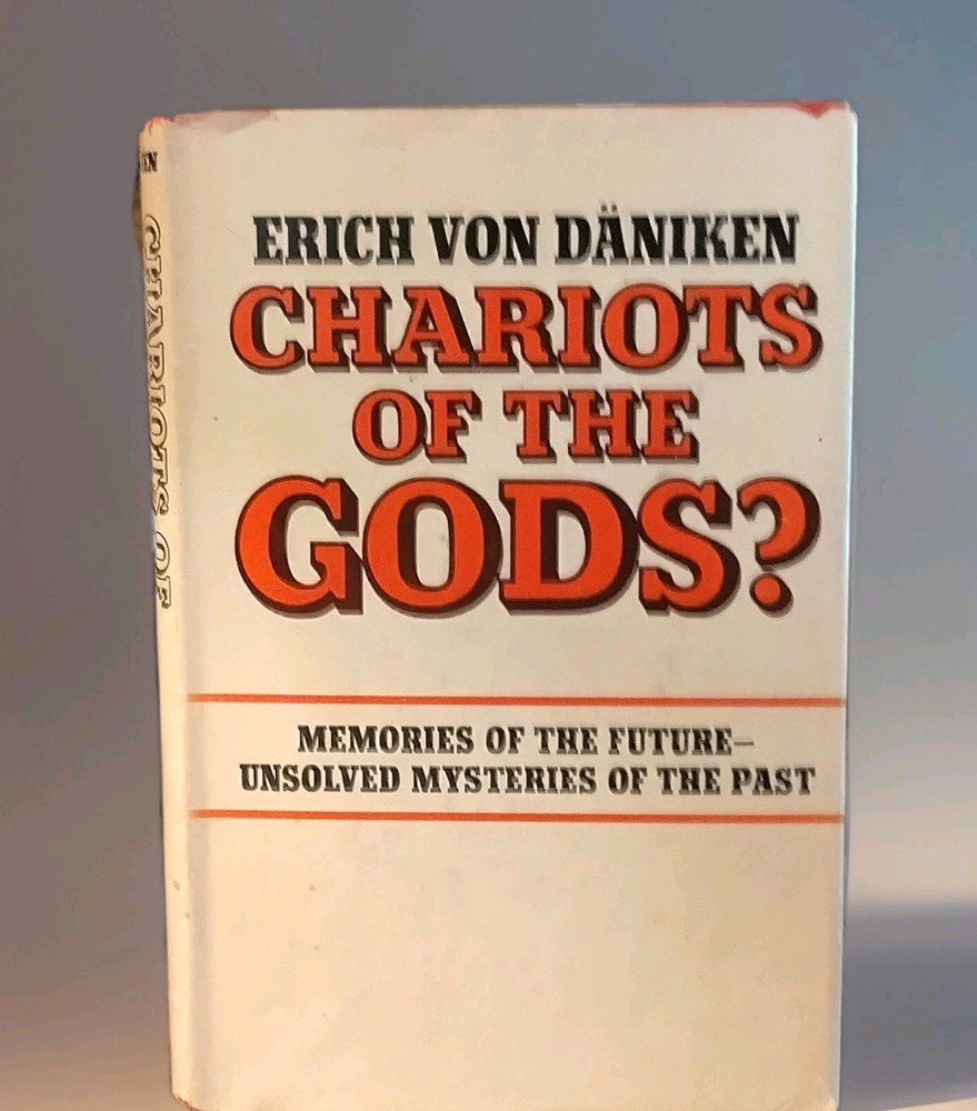 Chariots Of The Gods by Erich Von Daniken Hardback With Dust Cover - UFO Ufology