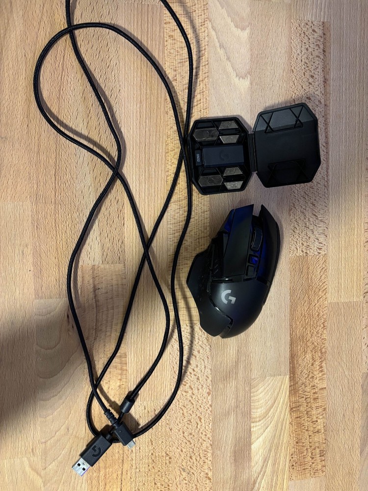 Logitech G502 Lightspeed Wireless Gaming Mouse in Black