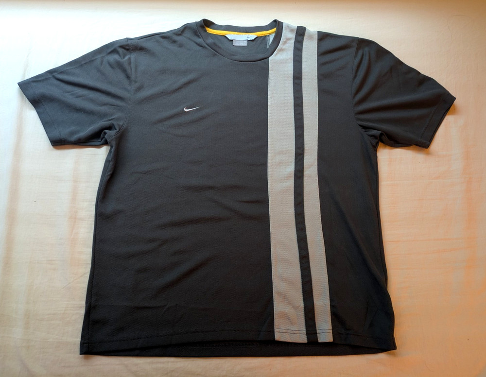 Nike Men's Short Sleeve T-Shirt Size Large - Gray - Activewear