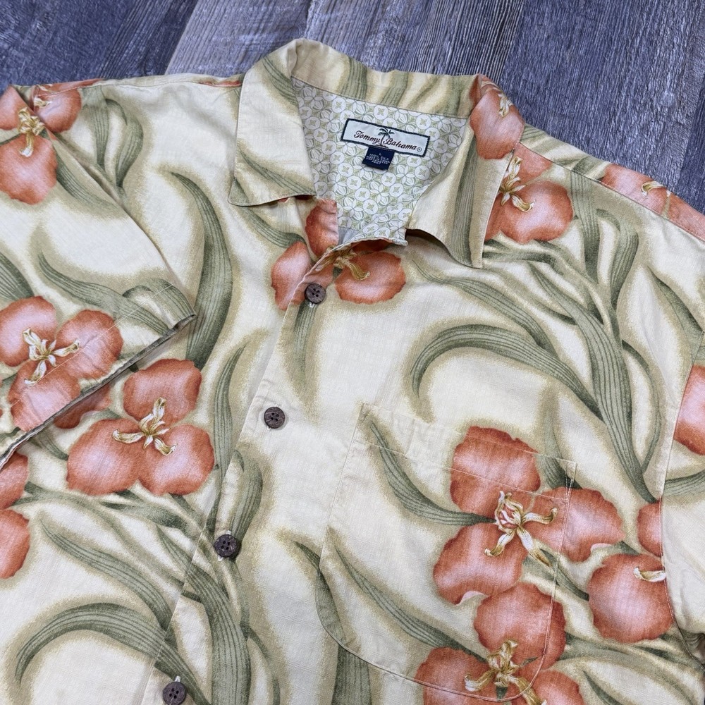 Tommy Bahama Men’s Large 100% Silk Yellow Hawaiian Camp Shirt Floral Button Up