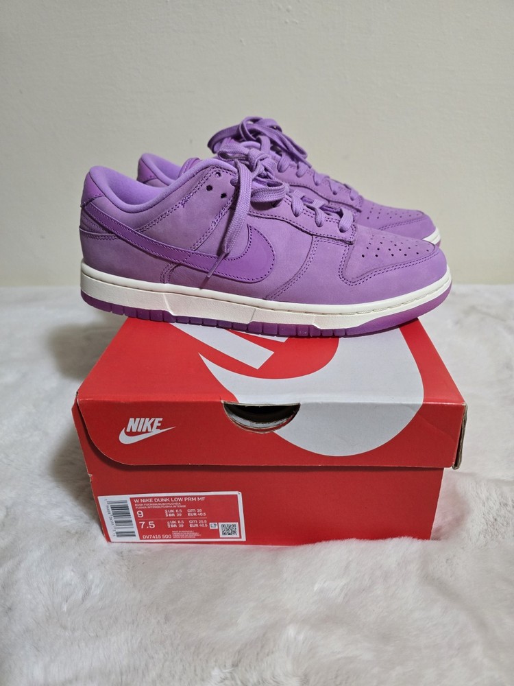 Nike Dunk Low Premium Rush Fuchsia Women Size 9. DV7415-500