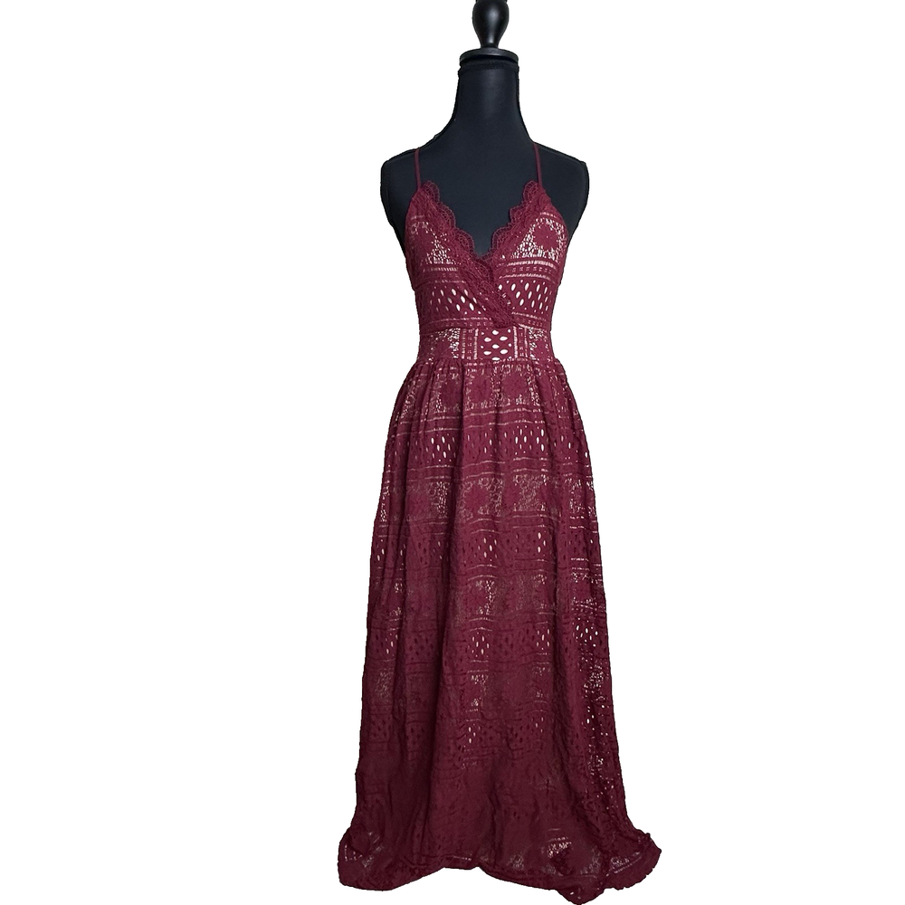 VICI Women’s Romantic Lace Maxi Dress Halter Open Back Boho Chic Burgundy Sz S