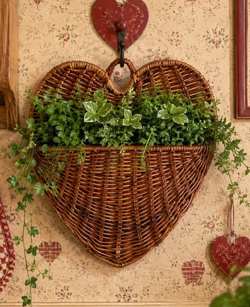 Vintage Heart Shaped Wicker Wall Basket Rustic Country Cottage Home Decor Accent