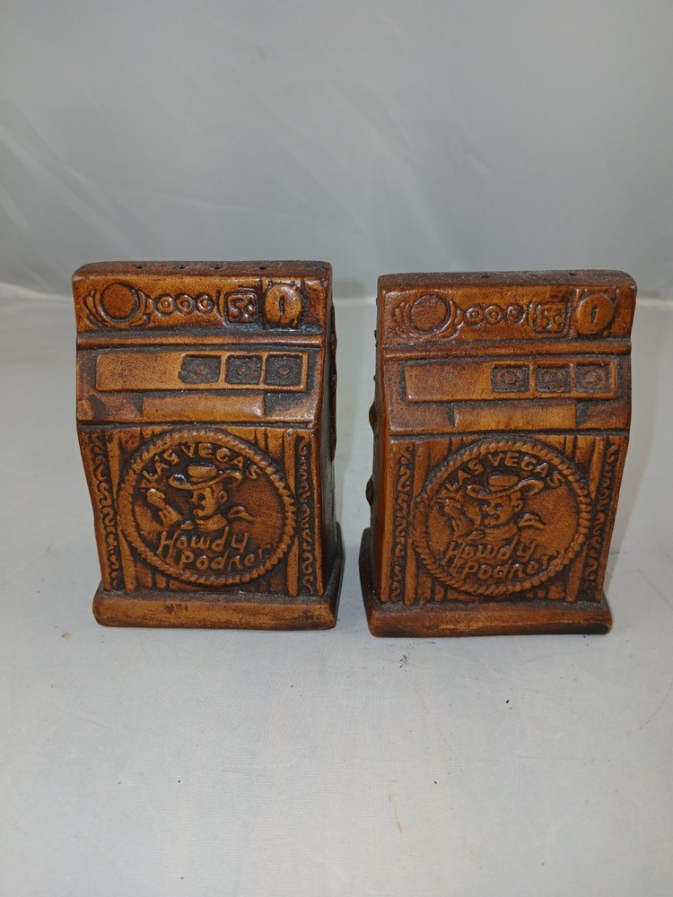 Las Vegas Slot Machine Salt And Pepper Shakers