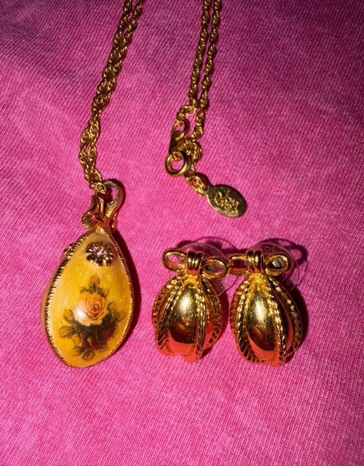 Joan Rivers Vintage Four Seasons Collection Egg Pendant and Earrings Set