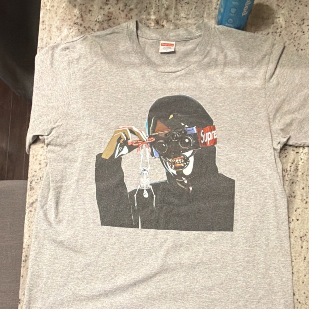 Supreme Men's Short Sleeve T-Shirt Medium