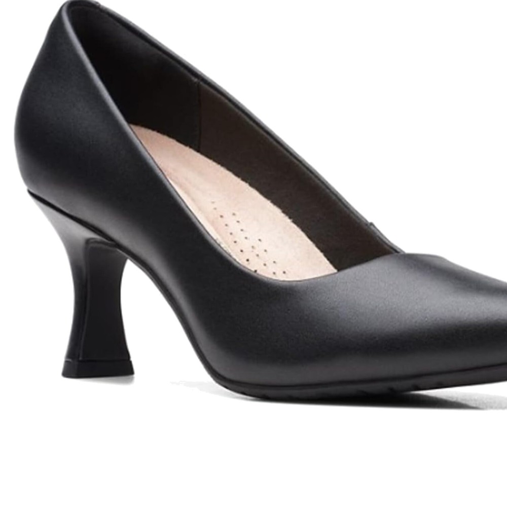 Chic Kataleyna Black Leather Pump with Cushioned Footbed - Women's Size 8.5