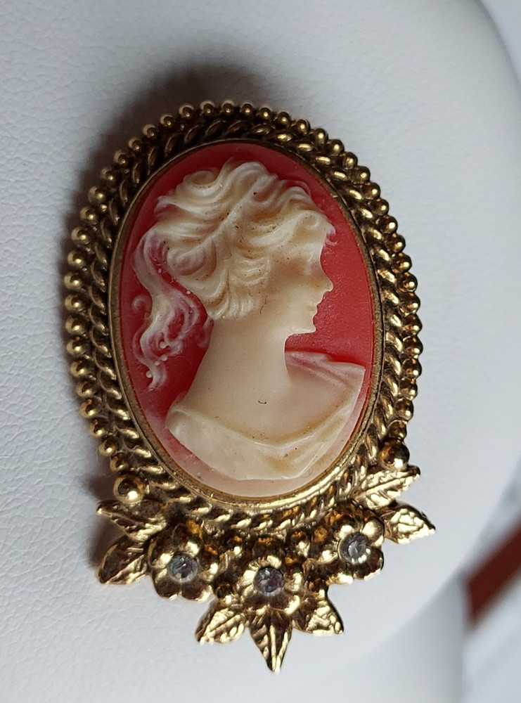 1928 Cameo Brooch Lady Silhouette Rhinestone Gold Tone Oval Vintage Pin