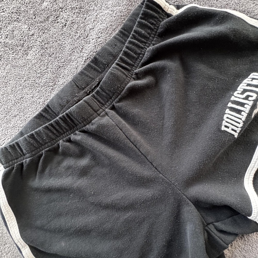 Hollister Shorts Womens Small Black High Rise Logo Dolphin Hem Lounge Casual