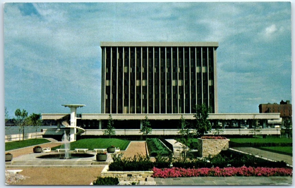 Postcard - The New Home Office of Modern Woodmen of America - Rock Island, IL